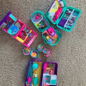 Polly pockets